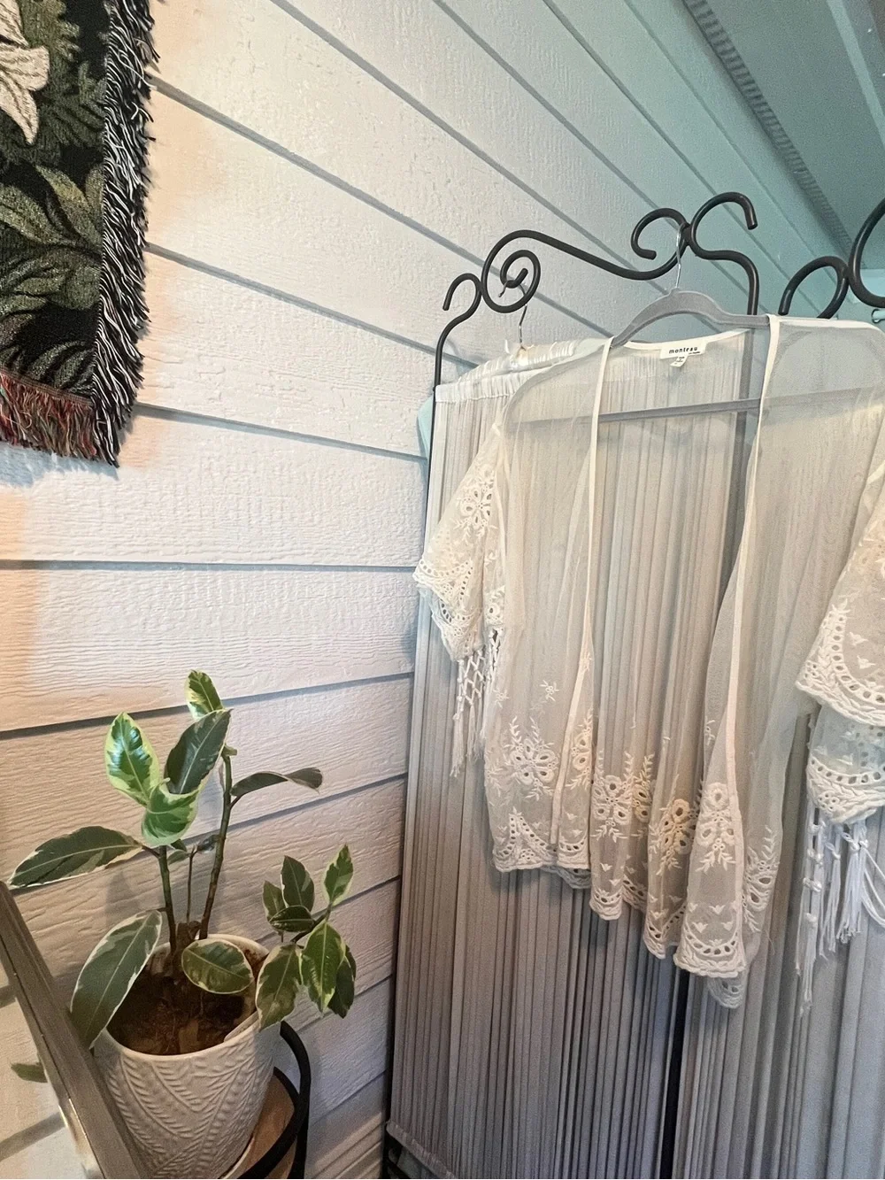 Monteau Cream Shawl/Kimono